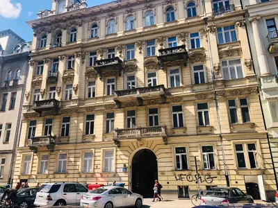 Budynek, w którym mieści się apartament