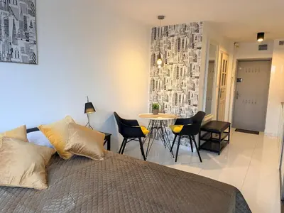 Część wypoczynkowa w obiekcie Cozy Morden Studio, Bagno 5 by OhMyHome
