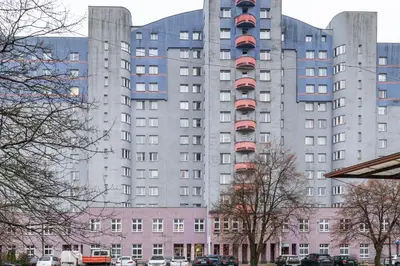 Budynek, w którym mieści się apartament