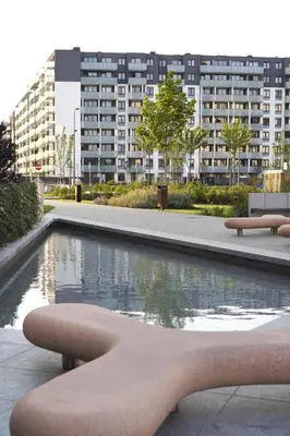 Basen w obiekcie Cosy Modern Flat - Balcony & Cinema lub w pobliżu
