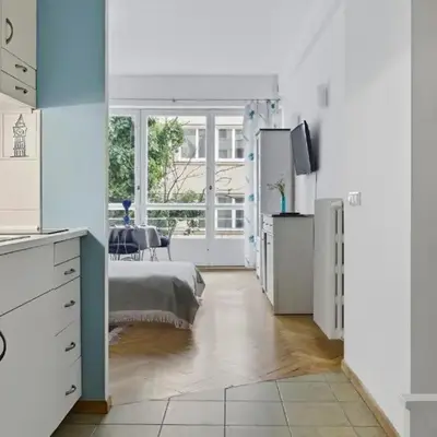 Aleja Przyjaciol Warsaw Apartment by Solarento