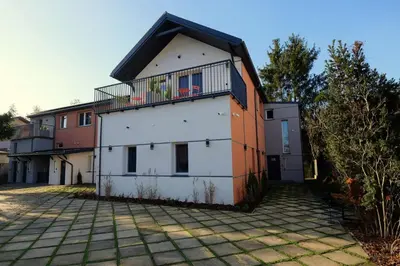 Budynek, w którym mieści się apartament