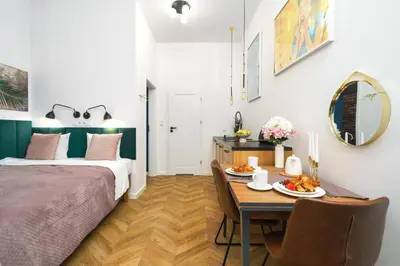 Łóżko lub łóżka w pokoju w obiekcie Urban Apartaments - Great Location - City Center - Ząbkowska B