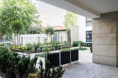 Ogród w obiekcie Urban Apartaments - Great Location - City Center - Ząbkowska B