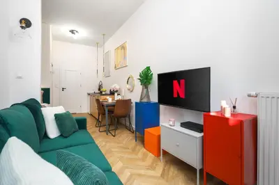 Telewizja i/lub zestaw kina domowego w obiekcie Urban Apartaments - Great Location - City Center - Ząbkowska B