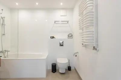 Łazienka w obiekcie Close-Urban Apartaments - Great Location - City Center - Wronia В