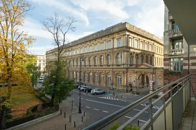 Budynek, w którym mieści się apartament