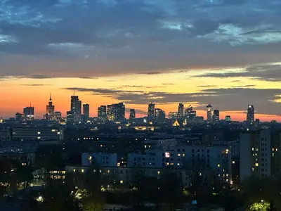 Widok na miasto Warszawa z tego apartamentu