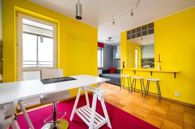 Kuchnia lub aneks kuchenny w obiekcie Praga Tower City View Apartment by BookingHost