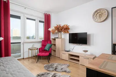 Telewizja i/lub zestaw kina domowego w obiekcie RentPlanet - Apartament Chałubińskiego