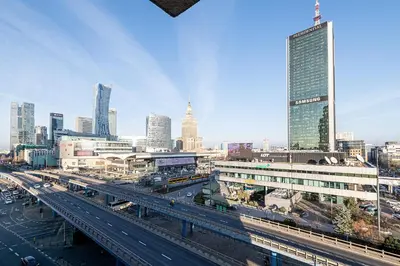Widok na miasto Warszawa z tego apartamentu