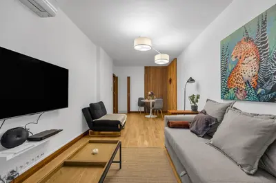 Telewizja i/lub zestaw kina domowego w obiekcie Królikarnia Apt - 60m2, Parking, Balcony - by Rentujemy