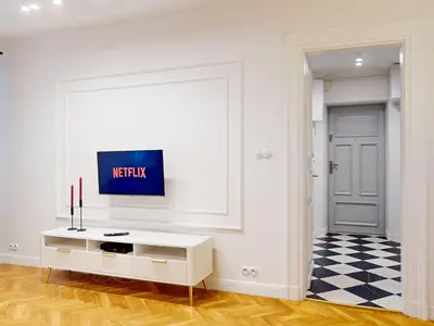 Telewizja i/lub zestaw kina domowego w obiekcie Blue Velvet Studio City Center Szpitalna