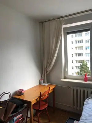 Łóżko lub łóżka w pokoju w obiekcie Słoneczny 2 pokojowy apartament z balkonem niedaleko Metra