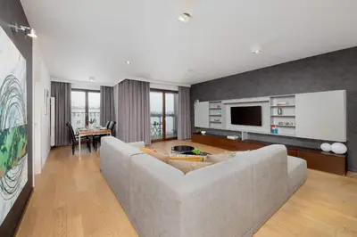 Telewizja i/lub zestaw kina domowego w obiekcie Mokotów Luxury Apartments with Parking Air Conditioning by Renters Prestige