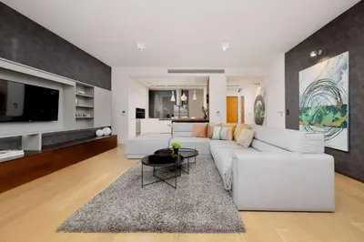 Telewizja i/lub zestaw kina domowego w obiekcie Mokotów Luxury Apartments with Parking Air Conditioning by Renters Prestige