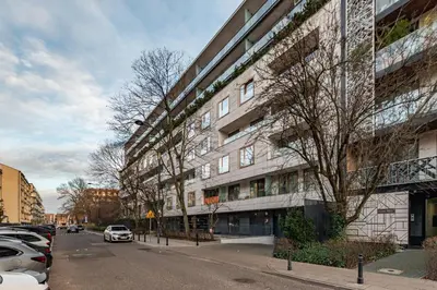 Budynek, w którym mieści się apartament