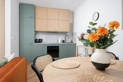 Kuchnia lub aneks kuchenny w obiekcie RentPlanet - Apartament przy Dworcu Centralnym