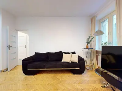 Telewizja i/lub zestaw kina domowego w obiekcie Cozy Stay Downtown Obozna