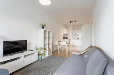 Telewizja i/lub zestaw kina domowego w obiekcie Urban Chic - 2 Bedrooms - Rondo ONZ - Luxury Warsaw Stays - Pereca street