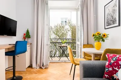 Plan piętra w obiekcie Rezydencja Walecznych Deluxe Saska Kępa by BookingHost