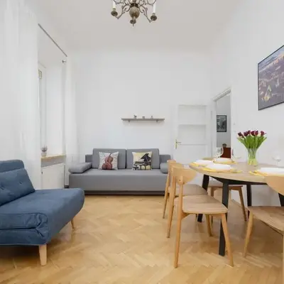 Old Town Comfort Apartment Near Vistula Boulevards by Noclegi Renters