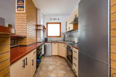 Kuchnia lub aneks kuchenny w obiekcie Bemowo 2-Bedroom Apartment by BookingHost