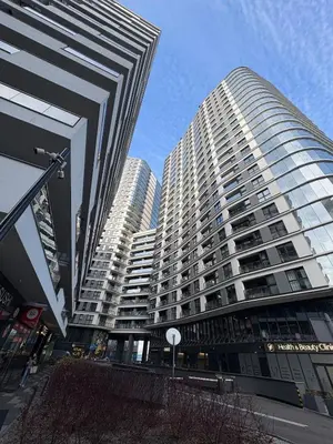 Budynek, w którym mieści się apartament