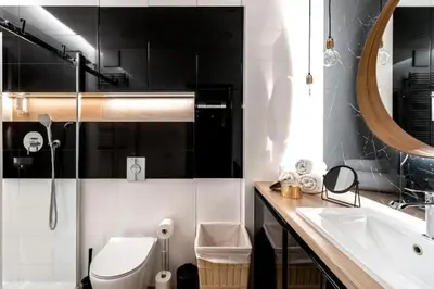Łazienka w obiekcie Close-Golden Apartments Warsaw - Luxury 2-Bedroom, Mennica Residence&144