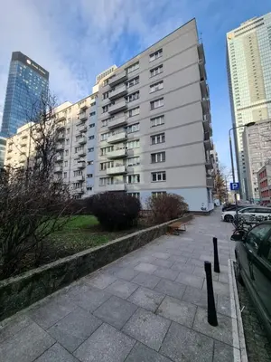 Budynek, w którym mieści się apartament