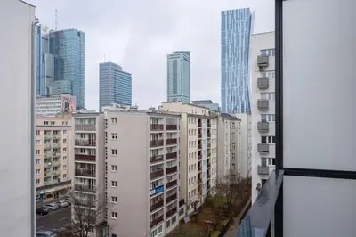 Widok na miasto Warszawa z tego apartamentu