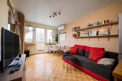Telewizja i/lub zestaw kina domowego w obiekcie Solec Powiśle Homely Apartment by BookingHost