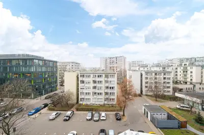 Budynek, w którym mieści się apartament
