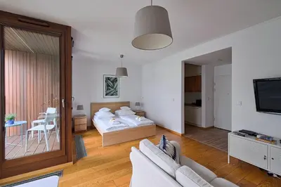 Telewizja i/lub zestaw kina domowego w obiekcie Warsaw Hub ApartHotel