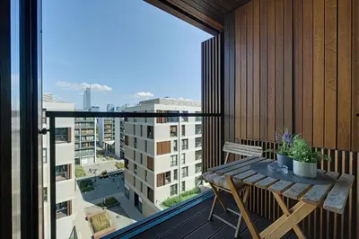 Balkon lub taras w obiekcie Warsaw Hub ApartHotel