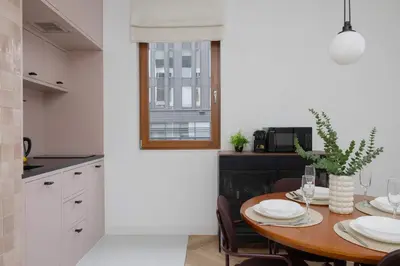 Kuchnia lub aneks kuchenny w obiekcie Unique Two Bedroom Apartment with Air Conditioning by Renters Prestige