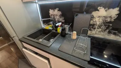 Kuchnia lub aneks kuchenny w obiekcie Warsaw Bemowo Prestige Apartment - Free Parking - Fast WiFi