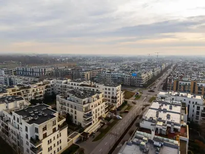 Widok na miasto Warszawa z tego apartamentu