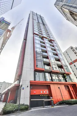 Budynek, w którym mieści się apartament