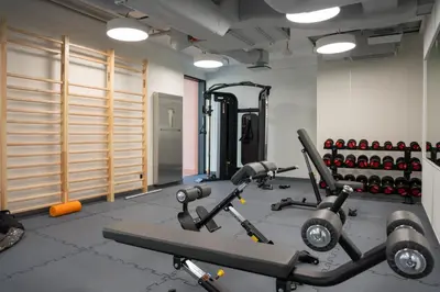 Centrum fitness w obiekcie Towarowa Towers SkyLine