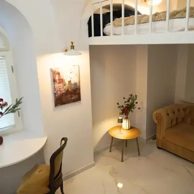 Tiny Square Apartment Old Town