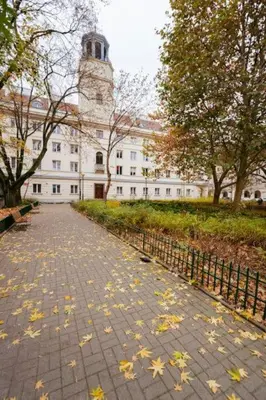 Budynek, w którym mieści się apartament