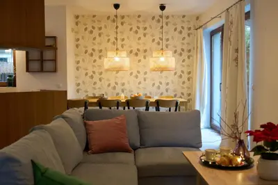 Część wypoczynkowa w obiekcie Bright 4 bedroom House with living room and work place Warsaw
