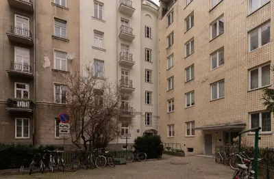 Budynek, w którym mieści się apartament