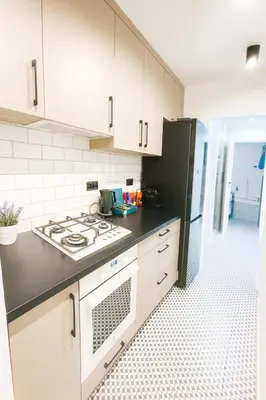 Kuchnia lub aneks kuchenny w obiekcie Apartament Grzybowska 5 Centrum Mieszkanie PKiN plac Grzybowski nocleg