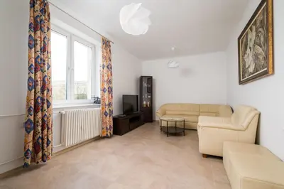 Część wypoczynkowa w obiekcie Kino Femina Homely Apartment by BookingHost
