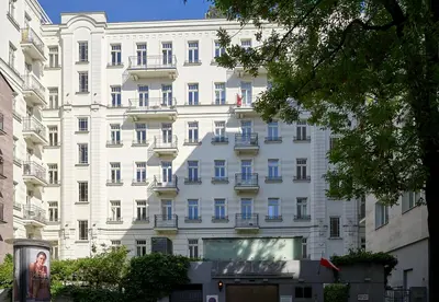 Budynek, w którym mieści się apartament