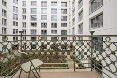 Balkon lub taras w obiekcie W Rytmie Nowej Pragi Chic Apartment by BookingHost