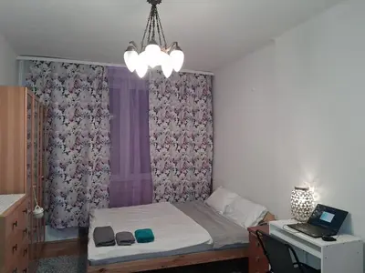 Łóżko lub łóżka w pokoju w obiekcie Just room in flat near Royal Lazienki Park