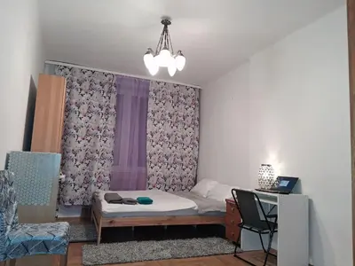 Łóżko lub łóżka w pokoju w obiekcie Just room in flat near Royal Lazienki Park